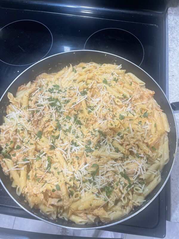 Creamy chicken alfredo pasta - comfort food done right
