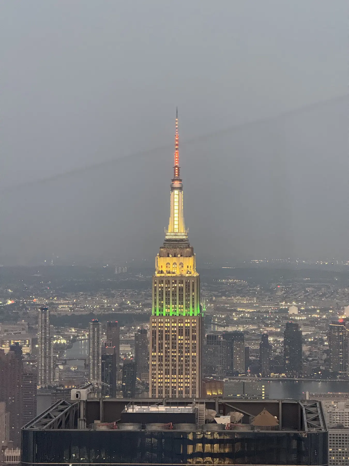 Street-layer composition with foreground depth and clean leading lines